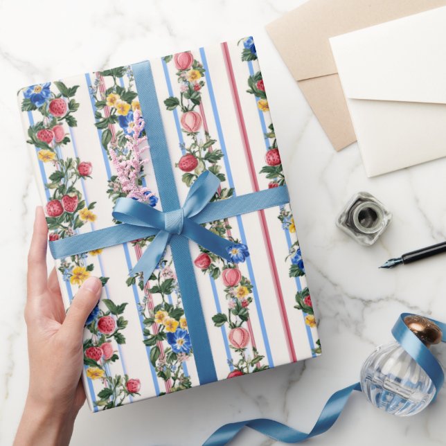 Schöne Erdbeeren und Blumenbridal Geschenkpapier (Schenken)