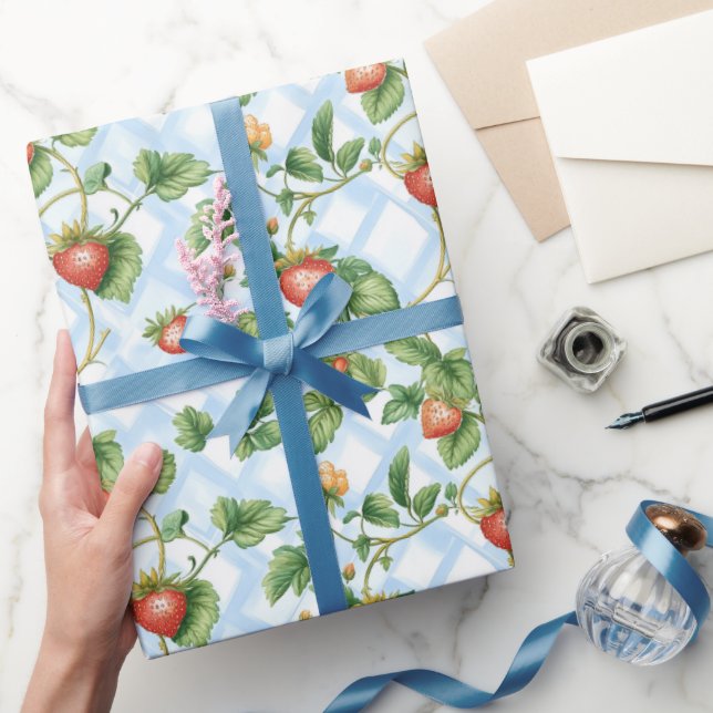 Schöne Erdbeeren und Blumenbridal Geschenkpapier (Schenken)