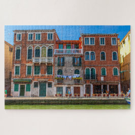 Schöne Fassade eines Palastes in Venedig, Italien Puzzle