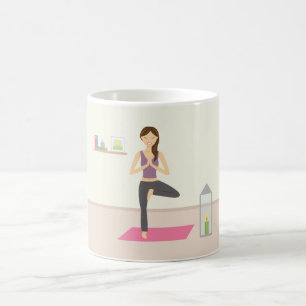 Schöne Frau beim Yoga in einem dekorierten Raum Kaffeetasse
