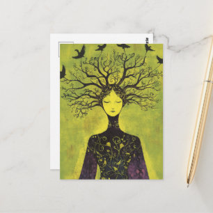 Schöne Frau in Lila des Waldes und Vögel  Postkarte