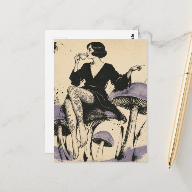 Schöne Frau trinkt Tee Postkarte (Vorderseite/Rückseite Beispiel)