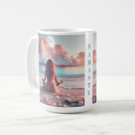 Schöne Frauen meditieren auf Beach Blank Kaffeetasse