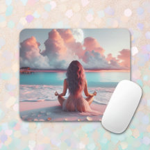 Schöne Frauen meditieren auf Beach Blank