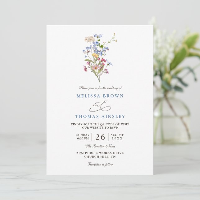 Schöne Frühlings-Wildblumenwiese QR-Code-Hochzeit Einladung (Stehend Vorderseite)