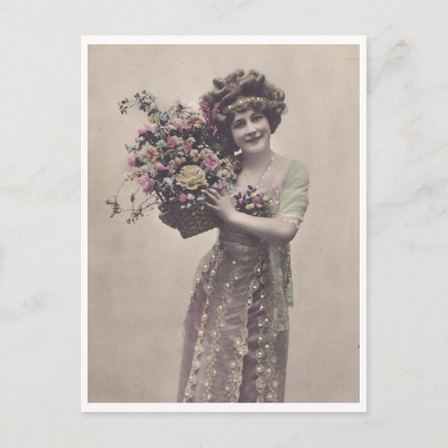 Schöne gekleidete Retro Young Woman Postkarte (Vorderseite)