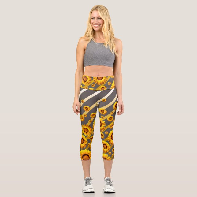 Schöne gelbe Blumen auf grauen, goldenen Streifen Capri Leggings (Vorderseite)