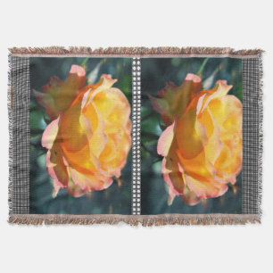 schöne gelbe Rosenblume. Florale Foto Kunst. Decke