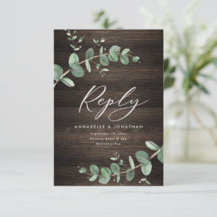 schöne grüne Eukalyptus-Hochzeit aus dunklem Holz RSVP Karte
