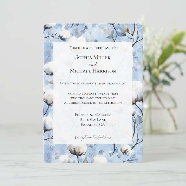 Schöne Hellblaue Weiße Blumenhochzeit Einladung (Stehend Vorderseite)