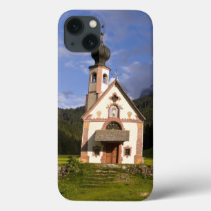 Schöne isolierte einsame Kirche namens Rainui iPhone 13 Hülle