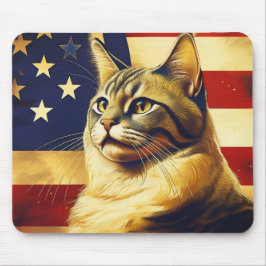 Schöne Katze mit amerikanischem Flaggenhintergrund Mousepad