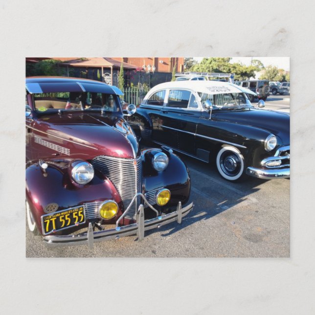 Schöne klassische Autos auf der Automesse Postkarte (Vorderseite)