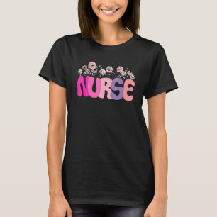 Schöne Krankenschwester mit Blume Männer Frauenhau T-Shirt