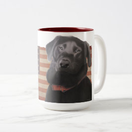 Schöne Labrador Retriever American Flag Zweifarbige Tasse