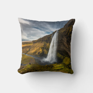 Schöne Landschaft Aussicht auf Seljalandsfoss Kissen