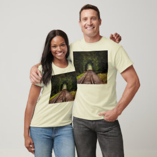 Schöne Landschaft der Eisenbahn T-Shirt