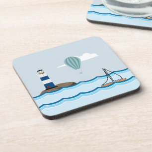 Schöne Landschaft mit Leuchtturm und Segelboot Getränkeuntersetzer