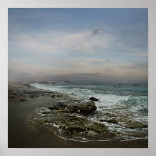 Schöne Landschaft mit Meer und dramatischer Himmel Poster
