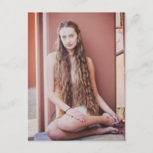 Schöne lange Haarbärtnerische Schönheit Postkarte