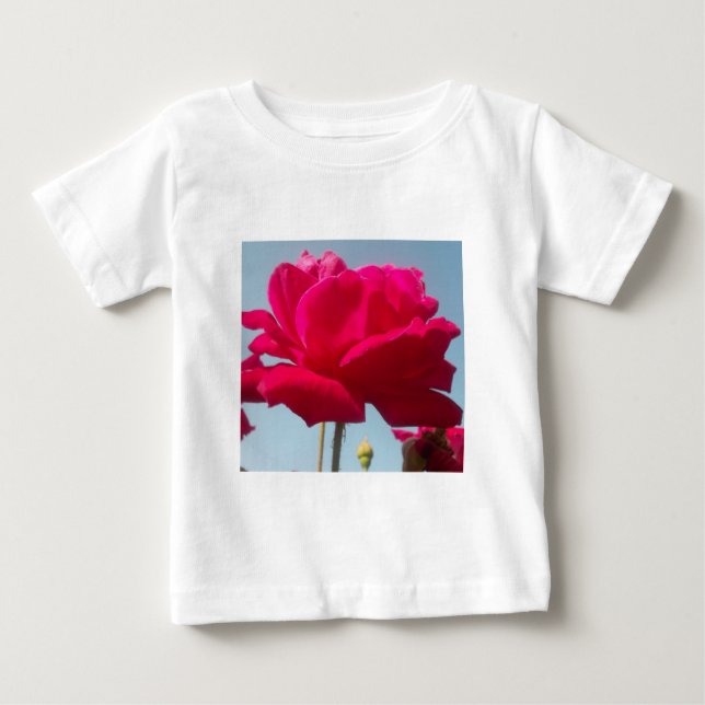 Schöne, liebevolle Rose Rot gegen Blau Baby T-shirt (Vorderseite)