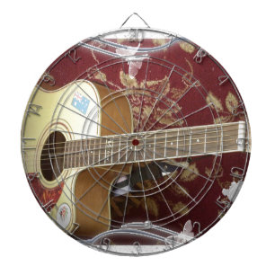 Schöne, liebevolle Vintage-Gitarre auf afrikanisch Dartscheibe