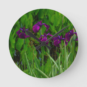 Schöne Lila Iris Runde Wanduhr