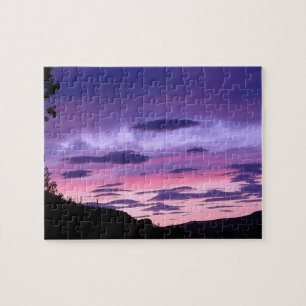 Schöne lila Sonnenuntergangs-Himmelwolken Natursze Puzzle