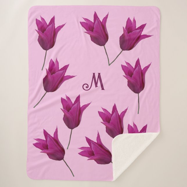 Schöne M Monogramm hübsche rosa Tulpen Sherpadecke (Vorderseite)
