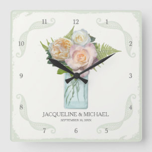 Schöne Mason Jar mit Rosenblumen und Farnblatt-Swi Quadratische Wanduhr