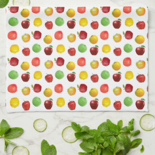 Schöne natürliche bunte Äpfel auf Weiß Geschirrtuch