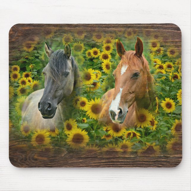 Schöne Pferde im Feld der Sonnenblumen Mousepad (Vorne)