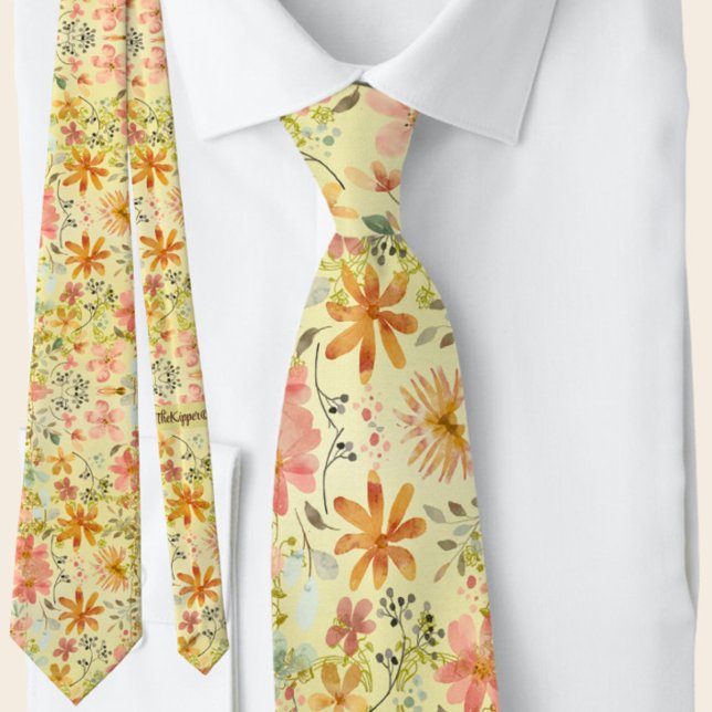 Schöne Pfirsichgelbe Sommerblumenfarbe Krawatte (Von Creator hochgeladen)