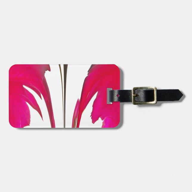 Schöne phantastische Rote Rose unter weißem Himmel Gepäckanhänger (Vorderseite horizontal)