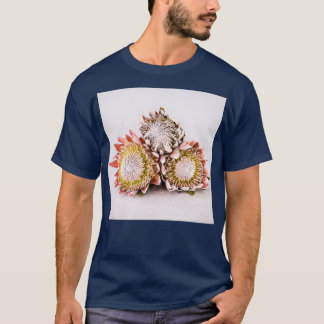 Schöne Proteas mit Schlichtem Hintergrund T-Shirt