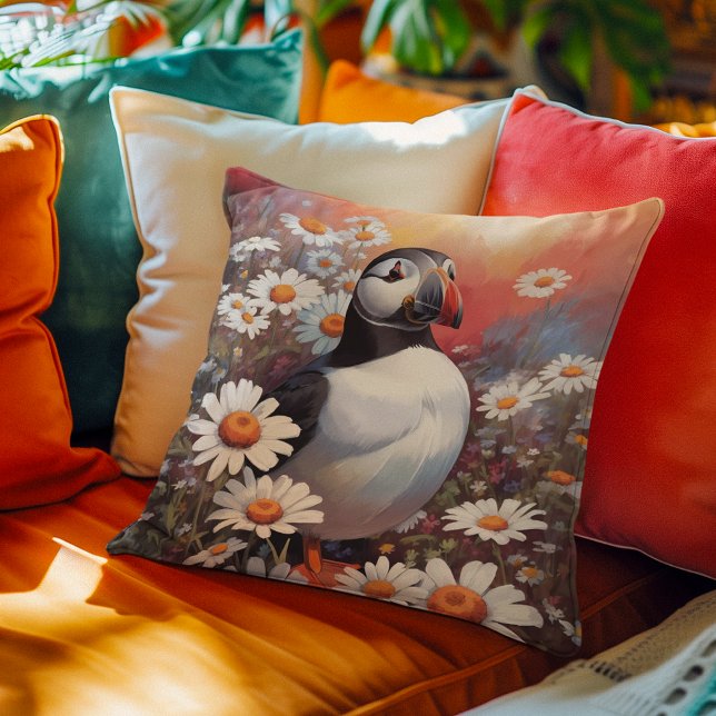 Schöne Puffin auf dem Platz Daisy Kissen (Von Creator hochgeladen)