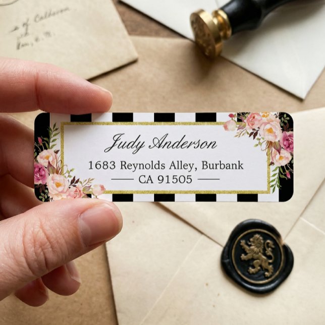 Schöne rosa Blume Klassische Schwarz-weiße Streife (Von Creator hochgeladen)