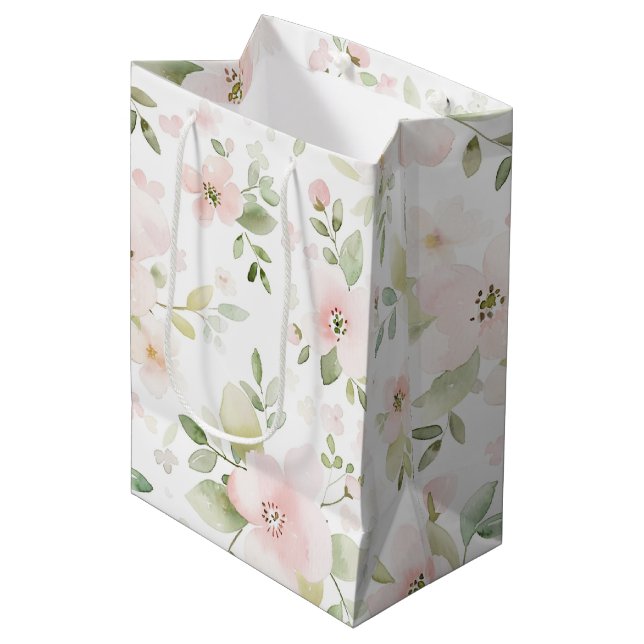 Schöne rosa Blumen Geburtstag Mittlere Geschenktüte (Vorderseite Schrägansicht)