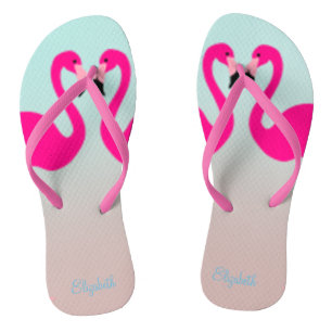 Schöne rosa Flamingos in Liebe Flip Flops