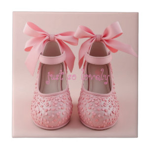 schöne rosa Schuhe Fliese