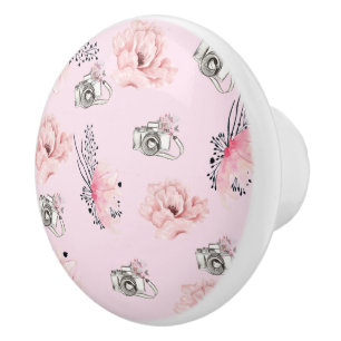 Schöne Rose mit Blumenwasser Keramikknauf