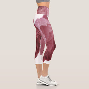 Schöne Rose mit großer Rosa und Regentropfen Capri Leggings