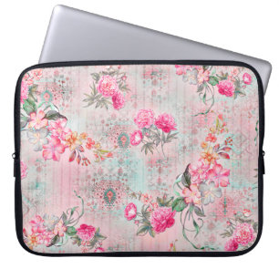 Schöne Rosen auf Vintage-Papiertextur illustrieren Laptopschutzhülle