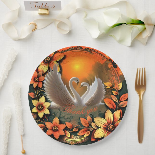 Schöne Schwäne in der Liebe Pappteller (Hochzeit)