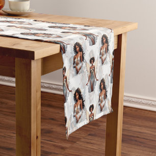 Schöne schwarze Mädchen-Engel-Musterdesign Kurzer Tischläufer