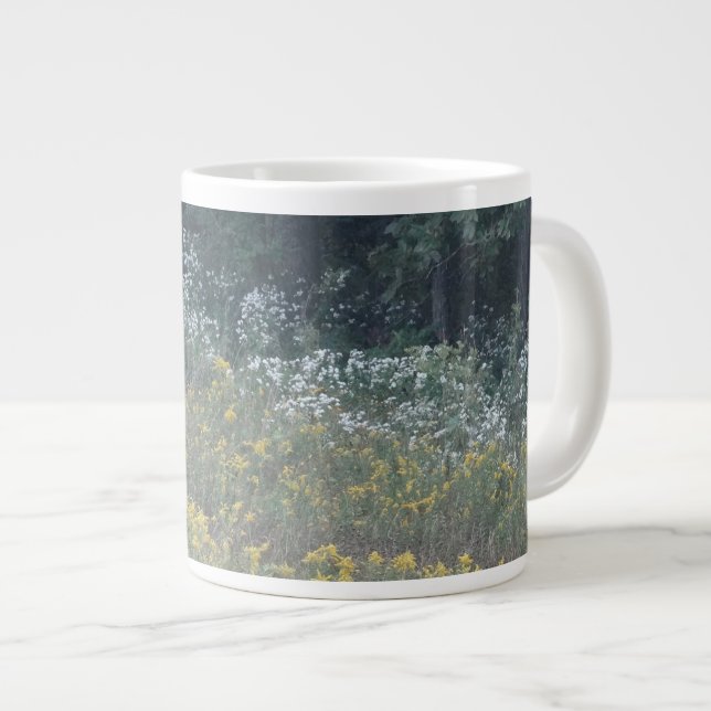 Schöne September Wilde Blume in einer Wiese Jumbo-Tasse (Vorderseite Rechts)