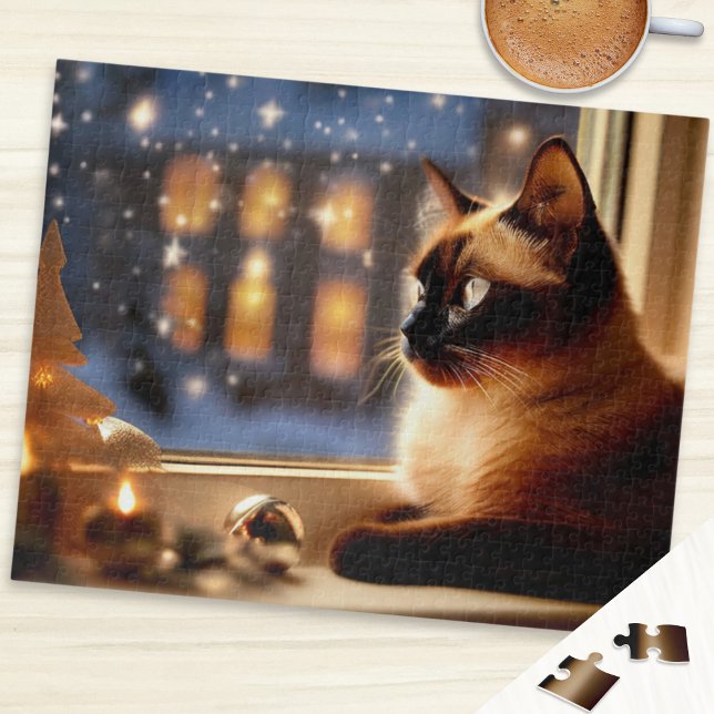 Schöne siamesische Katze am Fenster Weihnachtsmann Puzzle (A jigsaw puzzle with a picture a beautiful Siamese cat with snow and Christmas decorations)
