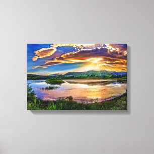 Schöne Sonnenaufgangsberge Reflexionen Leinwanddruck