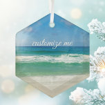 Schöne Strandfotografie Custom Seaside Zuhause Ornament Aus Glas<br><div class="desc">Ein schönes Strandfoto,  aufgenommen in der idealen Feriendestination Destin,  Florida. Das wunderschöne grüne Wasser von Sandestin spült bis zum Sandstrand unter dem ruhigen blauen Himmel,  um das perfekte landschaftliche Foto für einen Urlaub zu machen.</div>