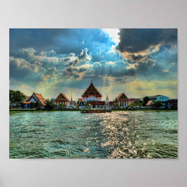 Schöne Tempel in der Nähe von Bangkok bei Dämmerun Poster (Vorne)